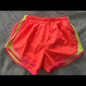 Nike Tempo Shorts (Medium)